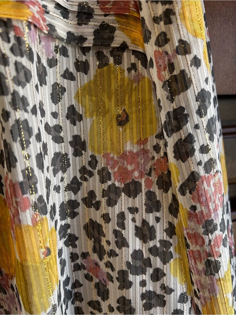 🌸Loft Chiffon Lined Floral Cheetah Pintuck Flowy Metallic Blouse Women's sz M